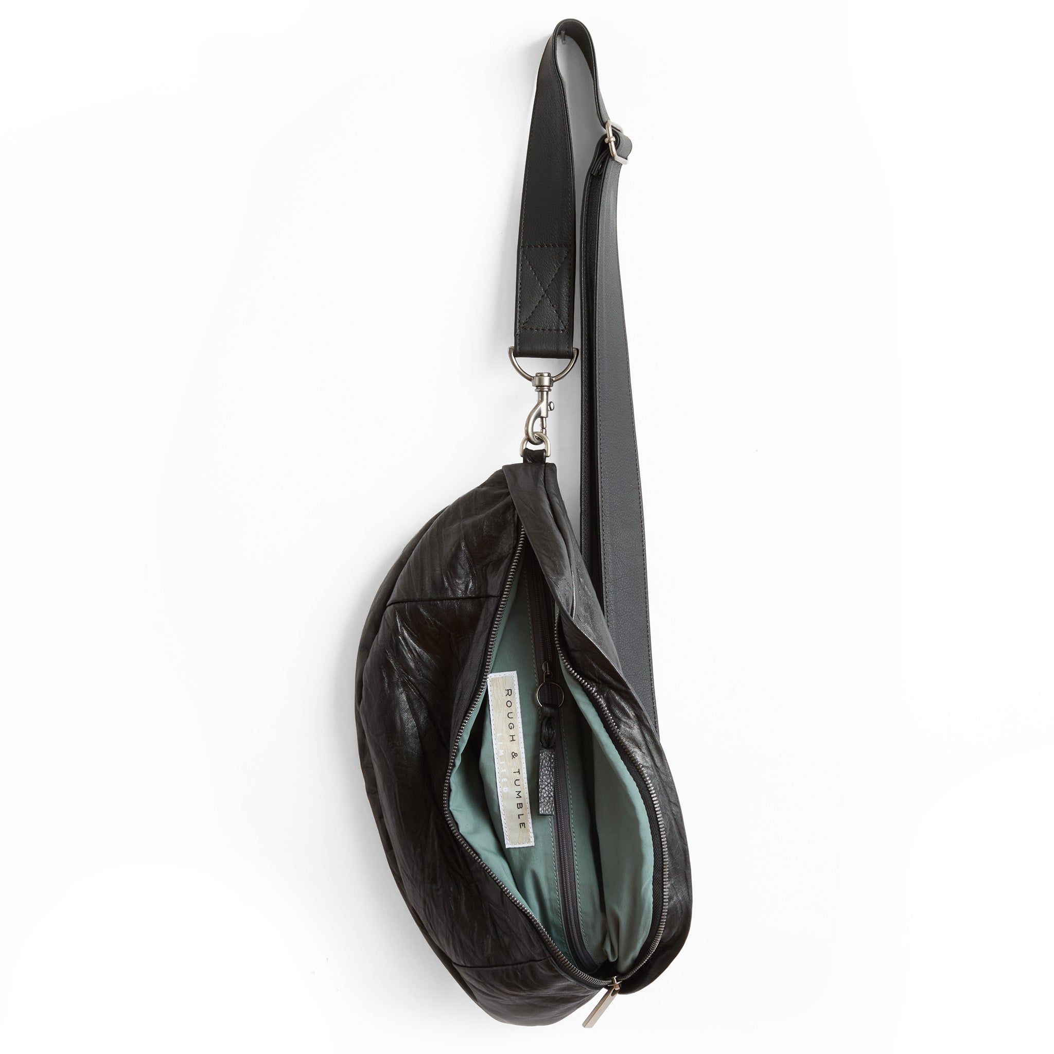 the lissa in flight black, showcasing the interior o'keeffe lining