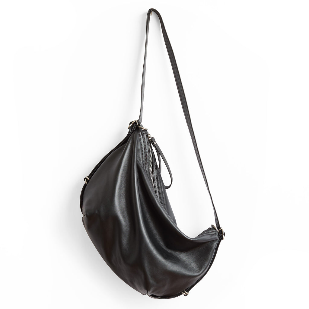 medium duffel in plonge black