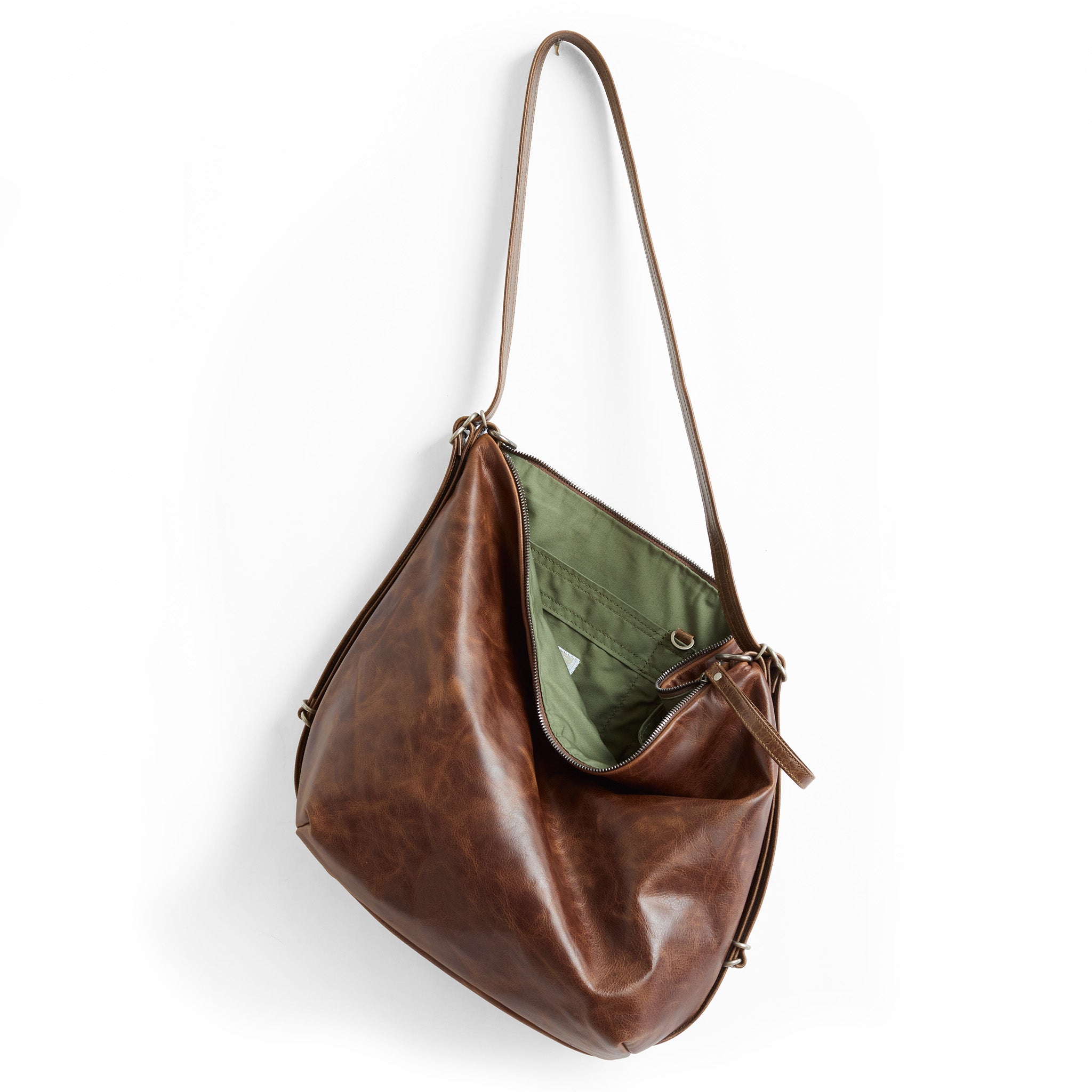 large hobo in selkie, showcasing acadia lining