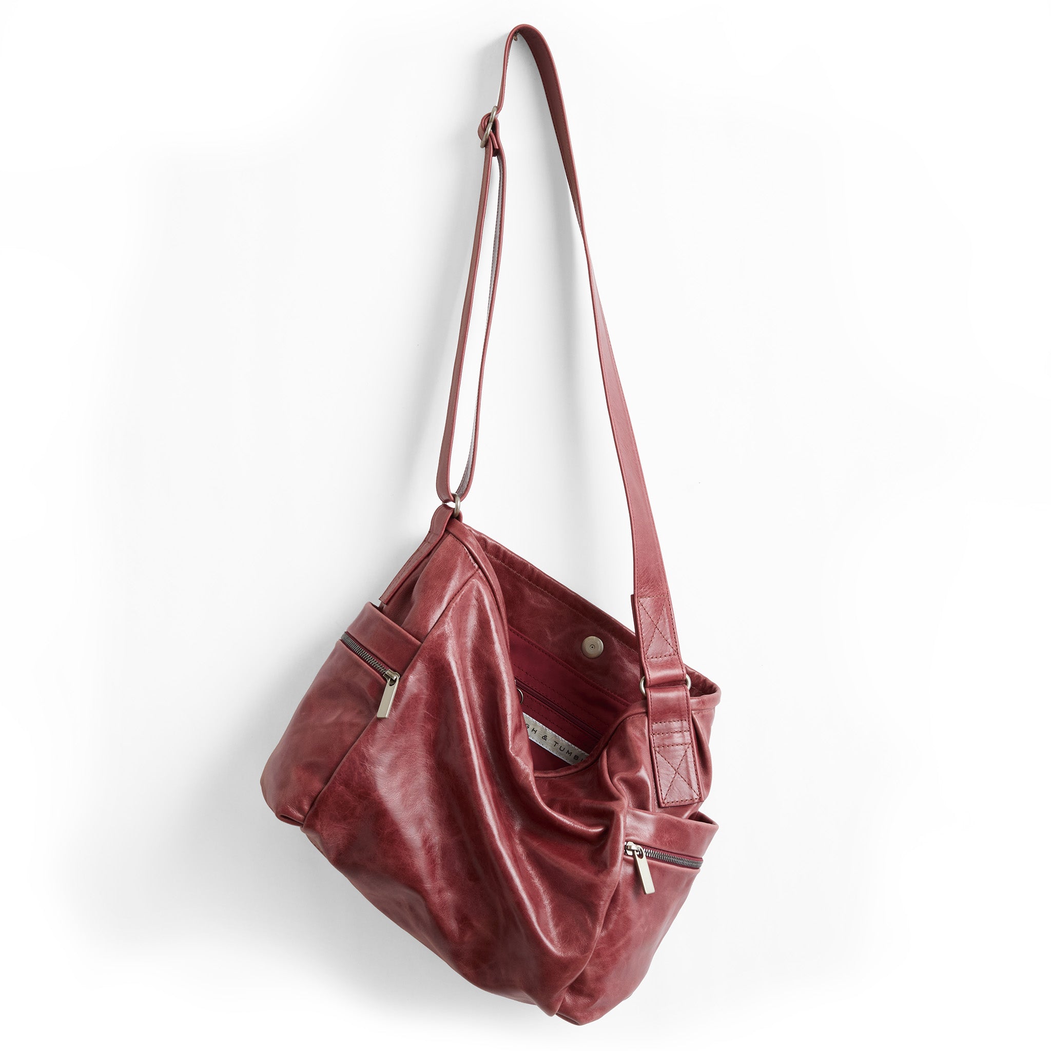 medium pillow in nectar, showcasing interior goji berry lining